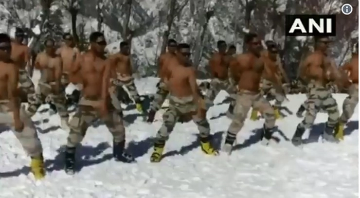 दुश्मनों के रोंगटे खड़े कर देगा जांबाजों का ऐसा अभ्यास, 11000 फुट की ऊंचाई पर बर्फीले मौसम में मार्शल आर्ट