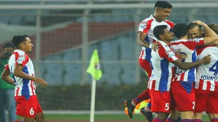 आईएसएल के पांचवें सीजन के मैच में एटीके ने जमशेदपुर को 2-1 से पटका - ISL Season 5, Football Tournament