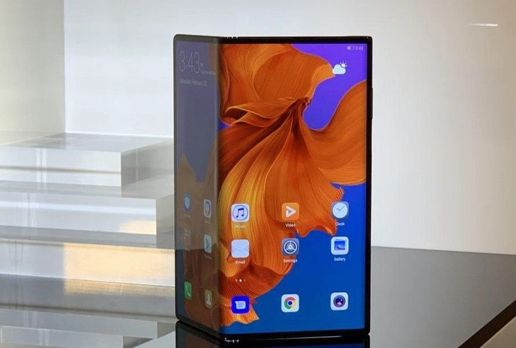 सैमसंग के बाद हुवावे ने लांच किया फोल्डेबल स्मार्ट फोन, खुलने पर बन जाएगा 8 इंच का टैबलेट - huawei mate x foldablephone 5g price specifications