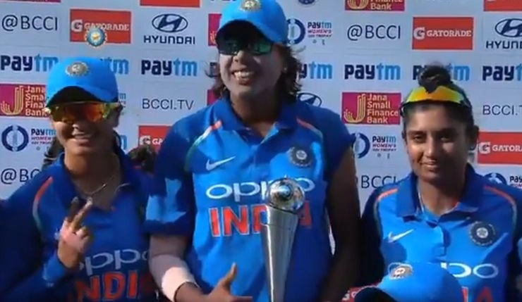 तीसरे वनडे में इंग्लैंड की सांत्वना जीत, भारत का 'वाइटवॉश' का सपना टूटा - Womens cricket
