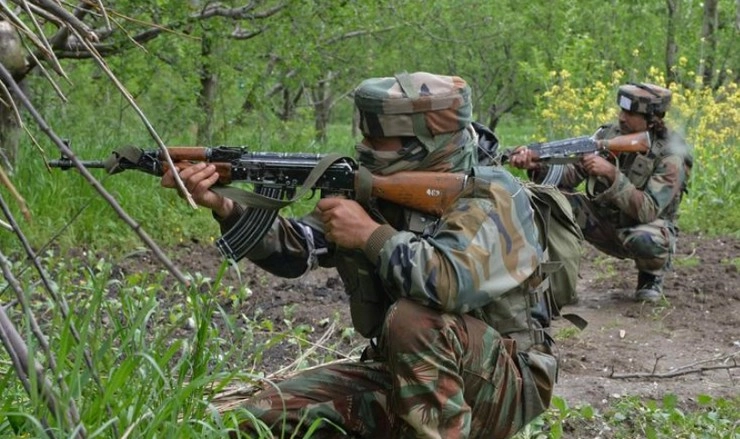 कश्‍मीर में 3 मुठभेड़, हिजबुल कमांडर नायकू समेत 2 आतंकी ढेर