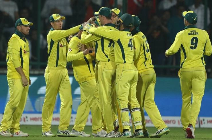 भारतीय सरजमीं पर ऑस्ट्रेलिया ने 10 साल बाद 3-2 से जीती वनडे मैचों की सीरीज - 5th ODI: Australia win by 35 runs, clinch series in India after 10 years