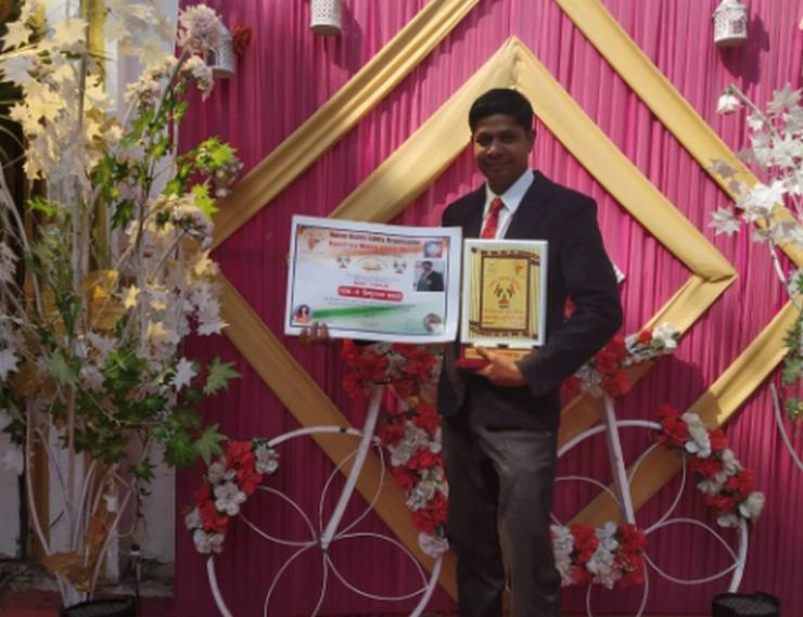 इंदौर के सुनील ठाकुर तीसरे राष्ट्रीय स्तर के सम्मान से सम्मानित