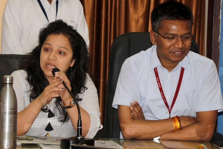 Aparna Bishnoi। लोकसभा चुनाव 2019 : भारत को कुश्ती में रजत दिलाने वालीं अपर्णा बिश्नोई की खंडवा के मतदाताओं से अपील - Aparna Bishnoi
