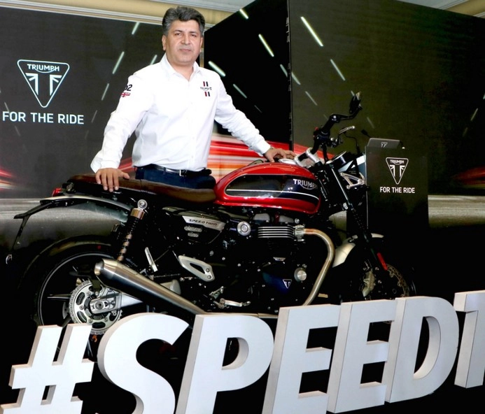 बाइक दीवानों के लिए बाजार में धमाका करने आई Triumph Speed Twin, देखें फोटो और फीचर्स - triumph speed twin launched in india at rs 9 46 lakh