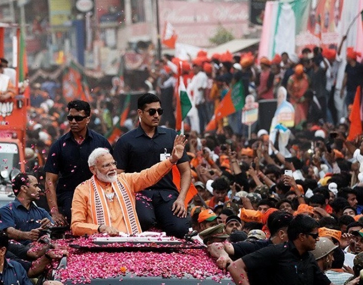 काशी में उमड़ा जनसैलाब, जानिए वाराणसी में पीएम नरेन्द्र मोदी के रोड शो की 15 खास बातें - PM Modi Narendra Modi roadshow in Varanasi