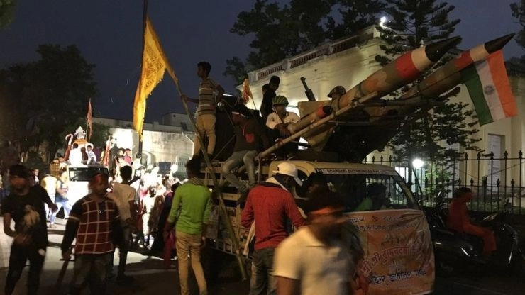 पश्चिम बंगाल: चुनावी राजनीति में धर्म का ‘तड़का’? - West Bengal election