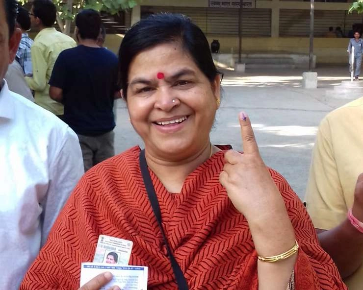 Voted in Indore। महाजन, लालवानी, पटवारी, सिलावट व विजयवर्गीय सहित कई दिग्गजों ने इंदौर में किया LS चुनाव में मतदान - Voting in Indore