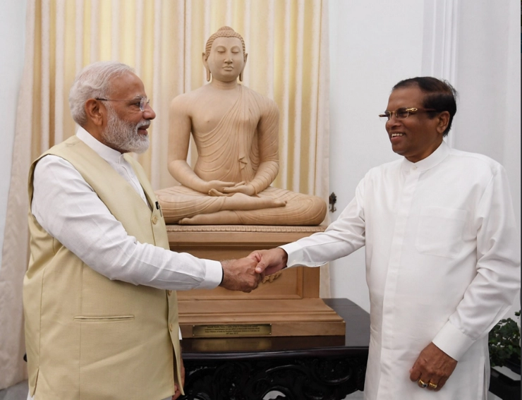 Narendra Modi। सिरिसेना से मिले प्रधानमंत्री मोदी, पारस्परिक हित के द्विपक्षीय मुद्दों पर की चर्चा - Narendra Modi