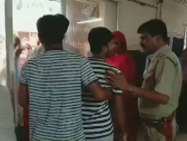 मुर्शिदाबाद में TMC कार्यकर्ता के घर में फेंका बम, 3 की मौत