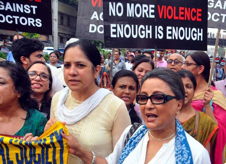 बंगाल में बवाल, 700 से ज्यादा डॉक्टर्स ने दिए इस्तीफे, राजनीतिक हिंसा में 3 की मौत