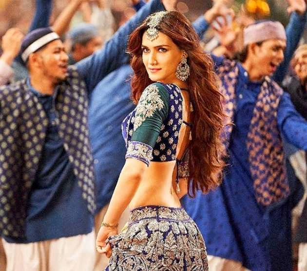 कृति सेनन ने पूछा- सलमान, आमिर और शाहरुख किसी गाने पर डांस करें तो वो आइटम नंबर क्यों नहीं कहलाता? - kriti sanon says how special songs in films are called item number