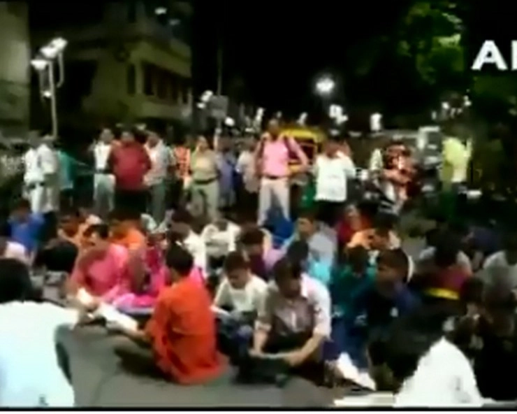 पश्चिम बंगाल में BJP-TMC में टकराव, नमाज के विरोध में कार्यकर्ताओं ने रोड पर किया हनुमान चालीसा का पाठ