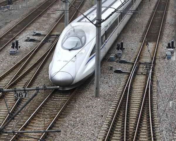 ...मगर यह सच है, हवाई जहाज से भी तेज दौड़ेगी ट्रेन - China is building a floating train that could be faster than air travel