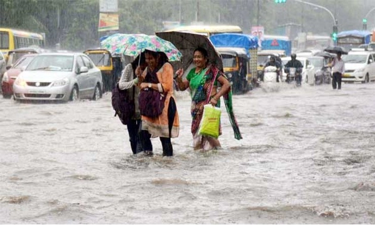 मौसम अपडेट : मुंबई में भारी बारिश से जनजीवन बाधित, हाईटाइड की चेतावनी - Weather updates