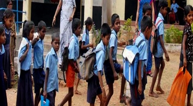 मथुरा में भीषण गर्मी से 7 स्कूली बच्चे बेहोश - School children unconscious due to fierce heat in Mathura