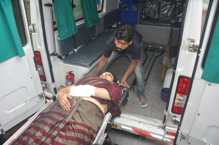 इंदौर के एसडीएम और तहसीलदार सड़क दुर्घटना में घायल