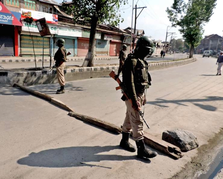 कश्मीर में 5 घंटे तक चली मुठभेड़ में 3 आतंकी ढेर, आतंकियों ने की प्रवासी श्रमिक की हत्या