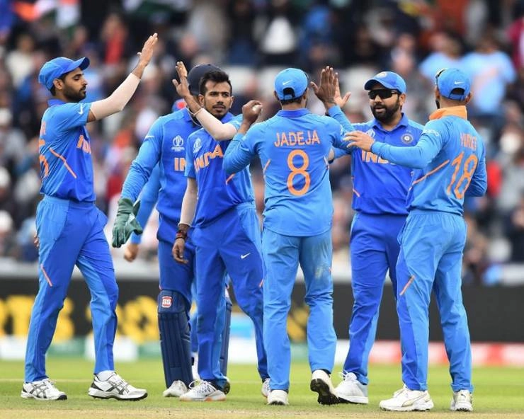 विश्व कप सेमीफाइनल में भारतीय गेंदबाजों के धमाल के बाद बारिश ने बढ़ाया इंतजार - World Cup cricket semi-finals