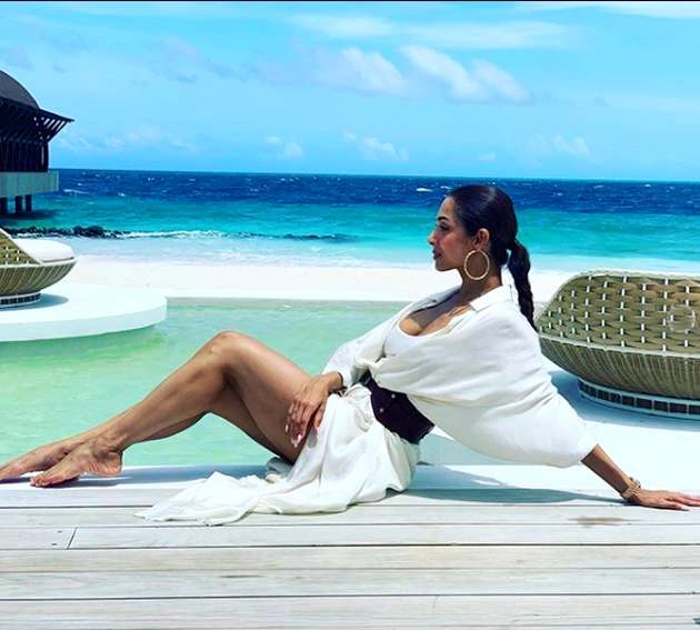 मालदीव में वेकेशन एंजॉय कर रही हैं मलाइका अरोरा, शेयर कीं हॉट तस्वीरें - malaika arora shares her hot photos from maldives vacation