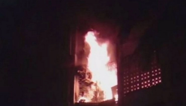 पार्सल में विस्फोट से गुजरात के पोस्ट ऑफिस में आग, कोई हताहत नहीं - Blast in parcel