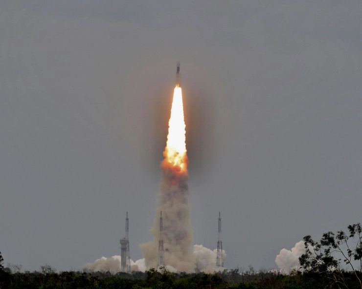 Chandrayaan-2। चंद्र मिशन-2’ का सफल प्रक्षेपण, लैंडिंग 7 सितंबर को - Chandrayaan-2  Mission