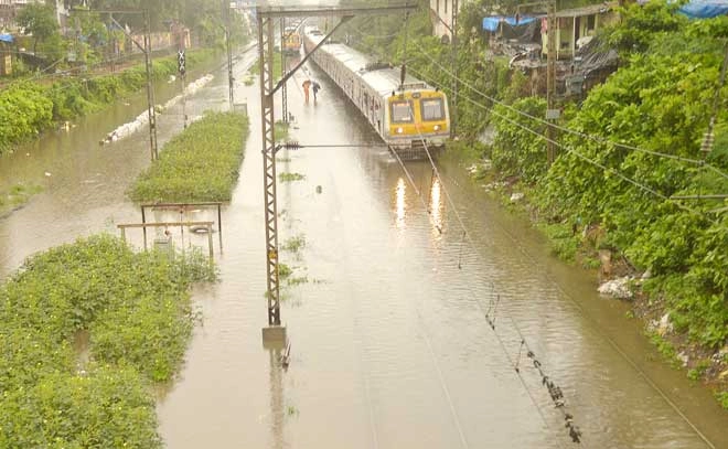 मुंबई में आफत की बारिश से याद आया 2005, 14 साल पहले 1 ही दिन में गिरा था 944 मिलीमीटर पानी