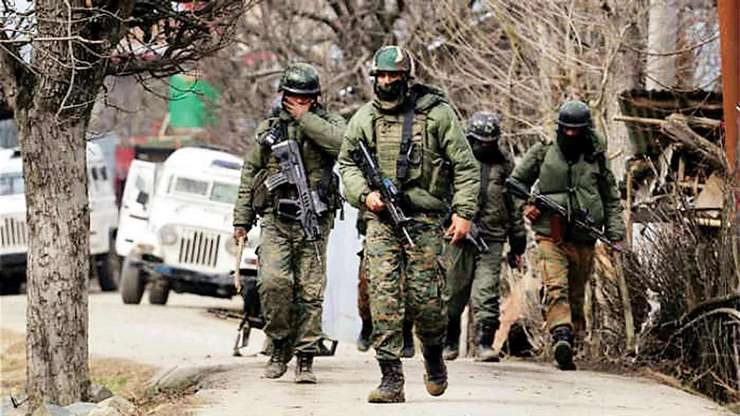 J&K : पुलवामा के त्राल इलाके में सुरक्षा बलों ने 3 आतंकियों को किया ढेर