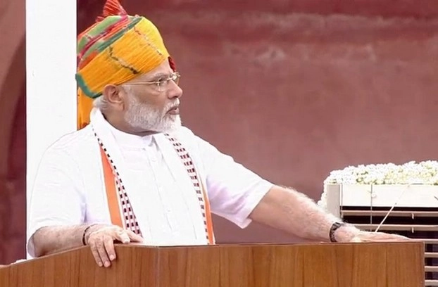 नरेन्द्र मोदी का बड़ा नारा 'स्वदेशी', लकी कल के लिए लोकल - PM Modi on Swadeshi in independence day speech
