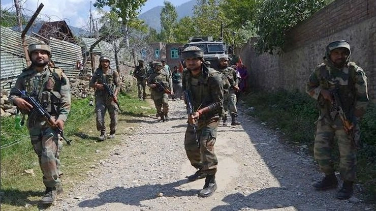 दक्षिण कश्मीर में सुरक्षाबलों ने 2 आतंकियों को मार गिराया, एसाल्ट राइफल बरामद - South Kashmir, terrorists