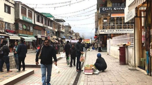 Jammu and Kashmir | जम्मू कश्मीर प्रशासन का दावा, पाबंदियां हटाईं व निर्बाध आवाजाही की अनुमति