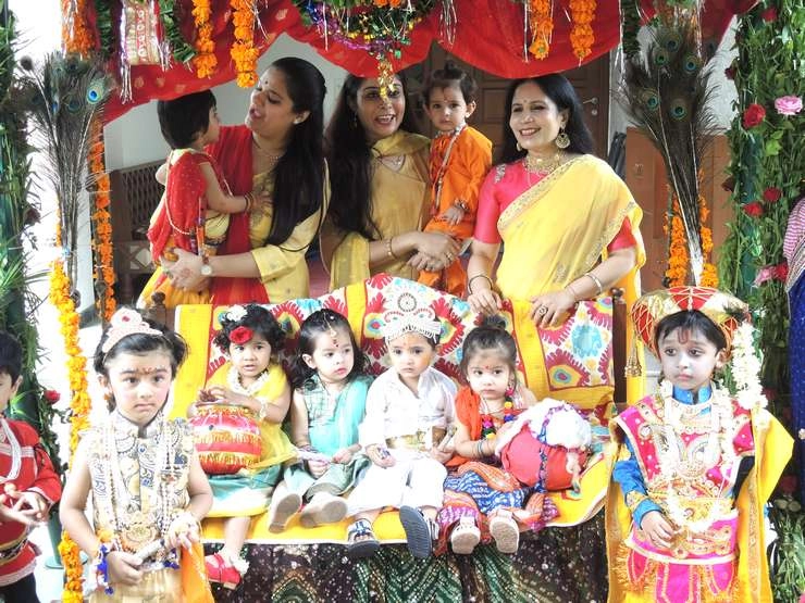 शेरिंगवुड स्कूल में जन्माष्टमी की धूम, कृष्ण के मनमोहक स्वरूप में दिखे बच्चे - Janamashtmi in Sherringwood School