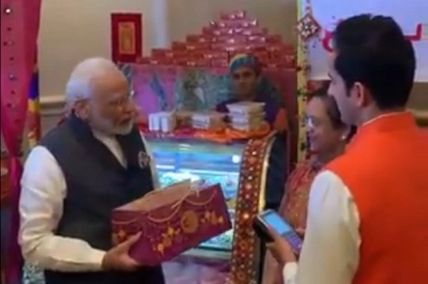 भारत ने मुस्लिम देश में दर्ज की बड़ी उपलब्धि, पीएम नरेंद्र मोदी ने यूएई में लॉन्च किया रुपे कार्ड
