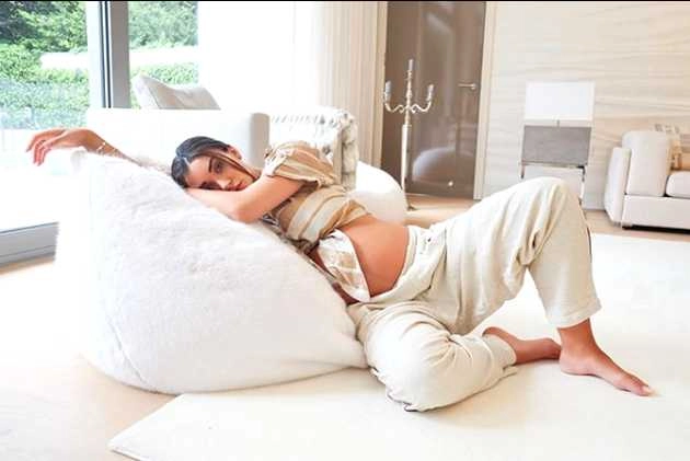 प्रेग्नेंसी के 35वें हफ्ते में पहुंची एमी जैक्सन, सोशल मीडिया पर शेयर की बेबी बंप फ्लॉन्ट करते हुए तस्वीर - amy jackson 35 Weeks pregnant here her photo with baby bump