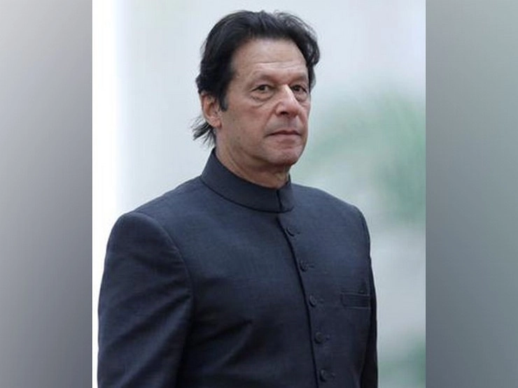 Imran Khan | कश्मीर का नाम लेकर आर्थिक मुद्दे से ध्यान भटकाना चाहते हैं इमरान ख़ान?: नज़रिया