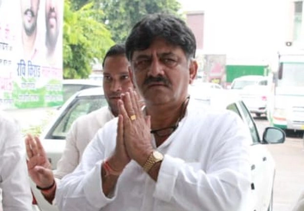 कथित भ्रष्टाचार के मामले में कांग्रेस नेता डीके शिव कुमार के 14 ठिकानों पर CBI की छापेमारी - cbi raids at karnataka congress leader dk shivakumars premises