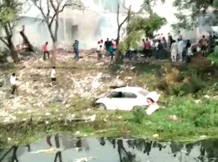 गुरदासपुर के बटाला में पटाखा फैक्टरी में विस्फोट, चिंगारी से हुए धमाकों में 23 की मौत