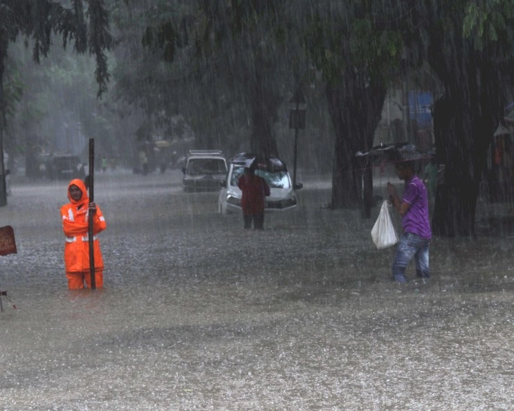 Weather update : बारिश से बेहाल मुंबई, कई ट्रेनें रद्द, मौसम विभाग ने जारी की चेतावनी
