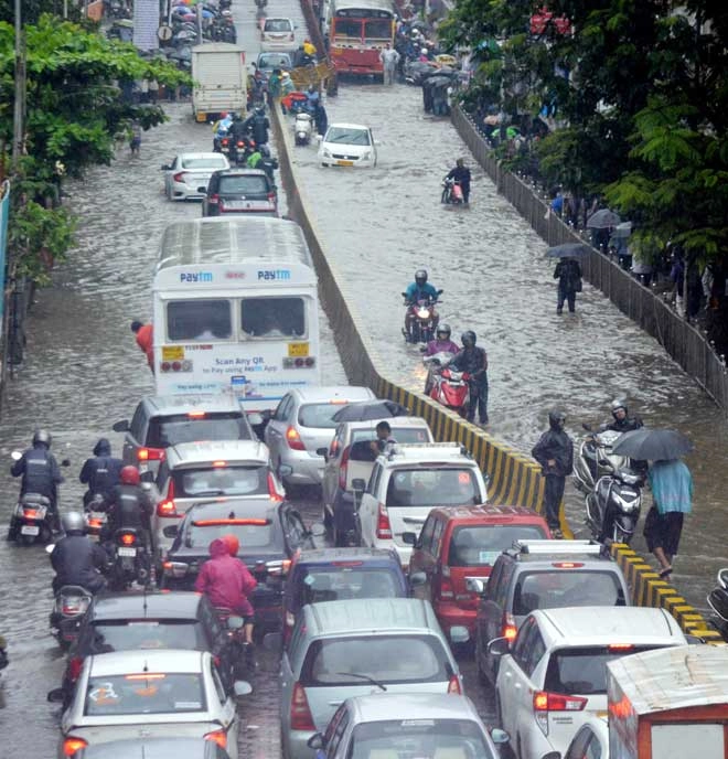 मुंबई में अगले 2 दिन भारी बारिश की चेतावनी