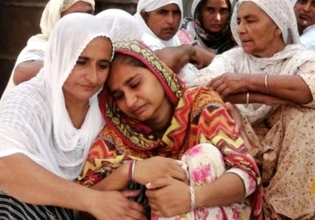 किसान परिवार जिसने चार पीढ़ियों में पांच आत्महत्याएं देखीं - Farmer family suicide in punjab