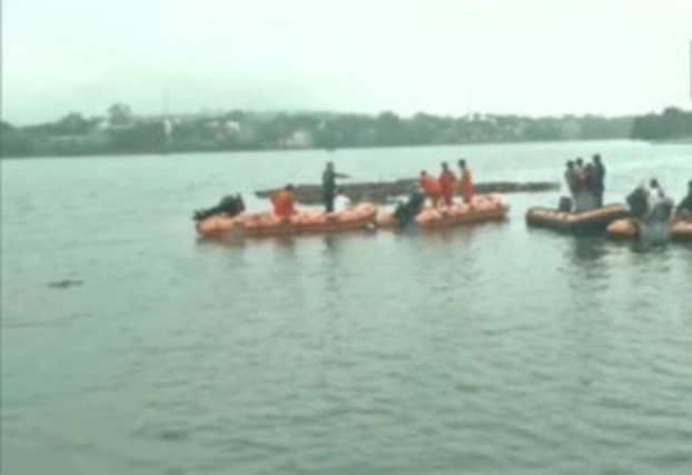 भोपाल में गणेश विसर्जन के दौरान बड़ा हादसा, नाव पलटने से 11 की मौत, क्यों हुआ हादसा... - Bhopal boat accident : 11 dies