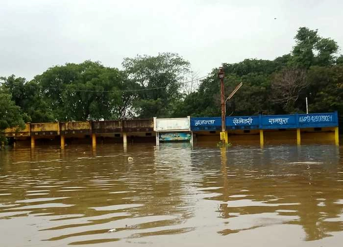 MP में बाढ़ से 10 हजार करोड़ का नुकसान, केंद्रीय दल करेगा नुकसानी का आकलन - Heavy damage due to floods in MP