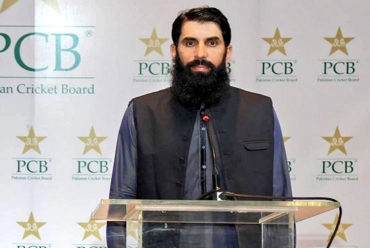 मिसबाह ने छुड़ाई पाकिस्तानी क्रिकेटरों की बिरयानी और मिठाई - Misbah ul Haq