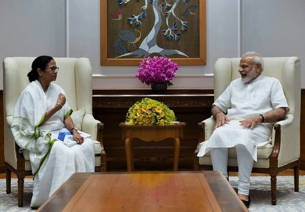 मोदी-शाह से मिलीं ममता बनर्जी, क्यों नरम हो रहा है पश्चिम बंगाल की सीएम का रुख? - Mamta Banerjee meets with PM Modi and Amit Shah