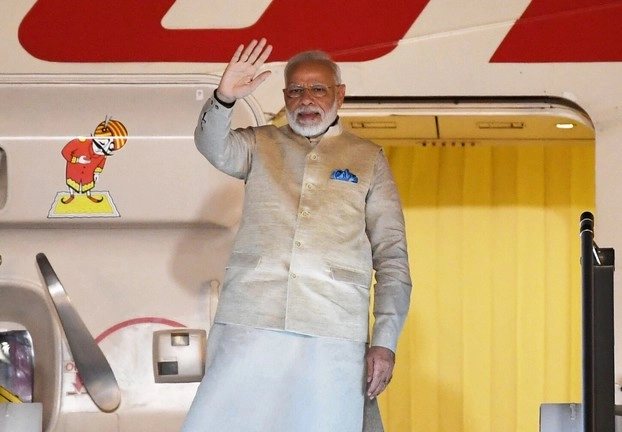मोदी बोले, शांतिपूर्ण व स्थिर दुनिया के निर्माण में योगदान दे सकते हैं भारत और अमेरिका - PM Modi departs for US
