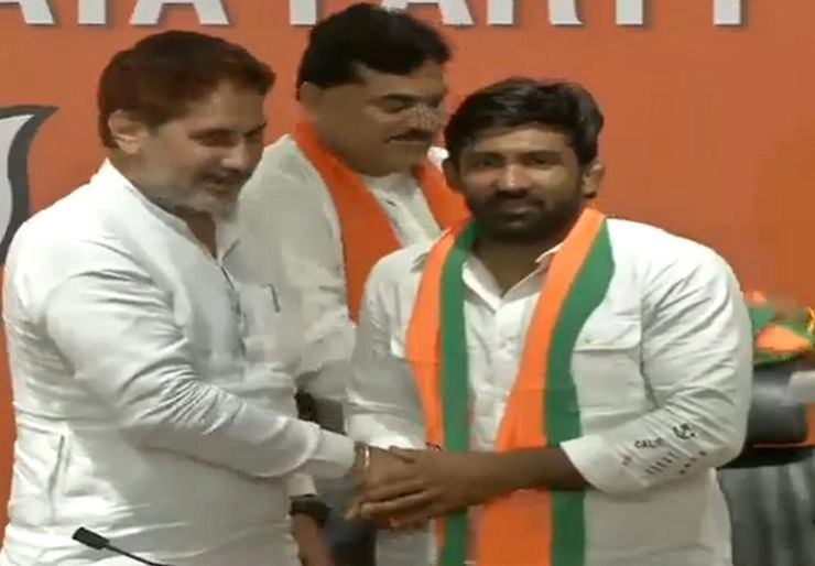 Haryana Assembly Election : स्टार पहलवान योगेश्वर दत्त और पूर्व हॉकी कप्तान संदीप सिंह भाजपा में शामिल - Wrestler Yogeshwar Dutt and hockey star Sandeep Singh join BJP