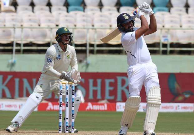लाजवाब रोहित, टेस्ट रैंकिंग में 44वें स्थान से उठकर टॉप 10 में - Rohit Sharma enters in top 10 batsman