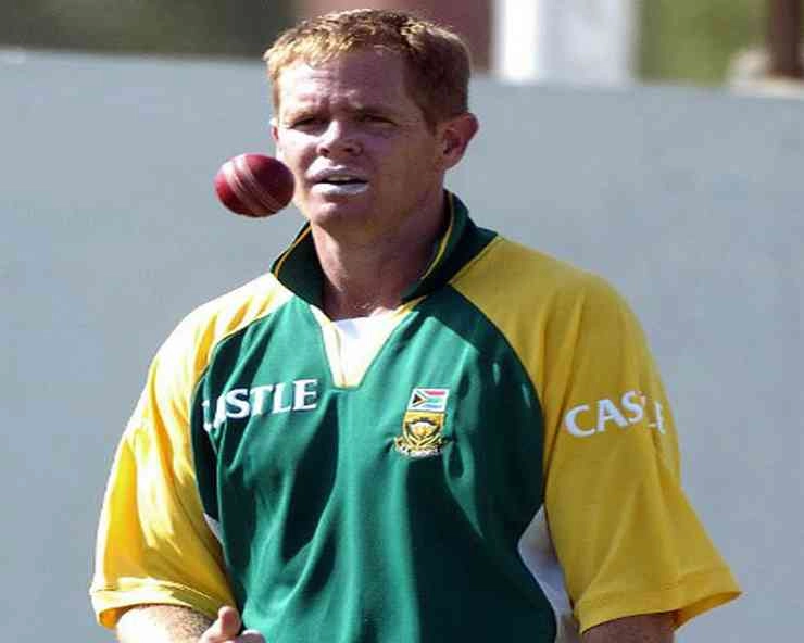 खिला‍ड़ियों के राष्ट्रीय टीम में न खेलकर काउंटी क्रिकेट में खेलने से चिंतित है Shaun Pollock