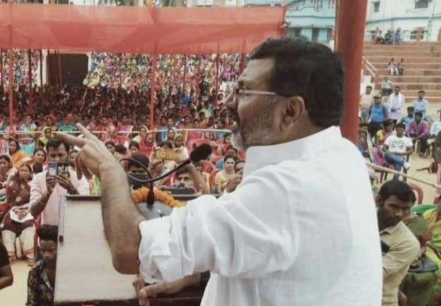 भाजपा सांसद का विवादास्पद बयान, उम्मीदवार चाहे चोर हो या बदमाश उसका समर्थन करो