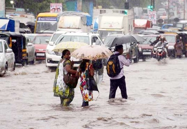 तमिलनाडु में बारिश का कहर, 15 जिलों में अलर्ट, स्‍कूल-कॉलेज बंद